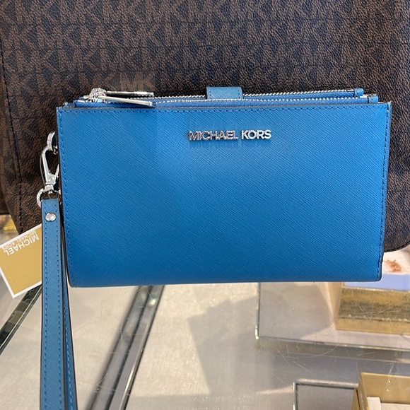 MICHAEL KORS LARGE DOUBLE ZIP WRISTLET WALLET PHONE CASE CLUTCH 
Teal
NWT - Picture 1 of 16